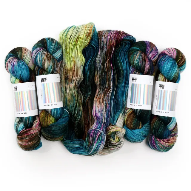 hedgehog-fibres-custom-stargazing-laine-bleu-nuit-teint-main image 1