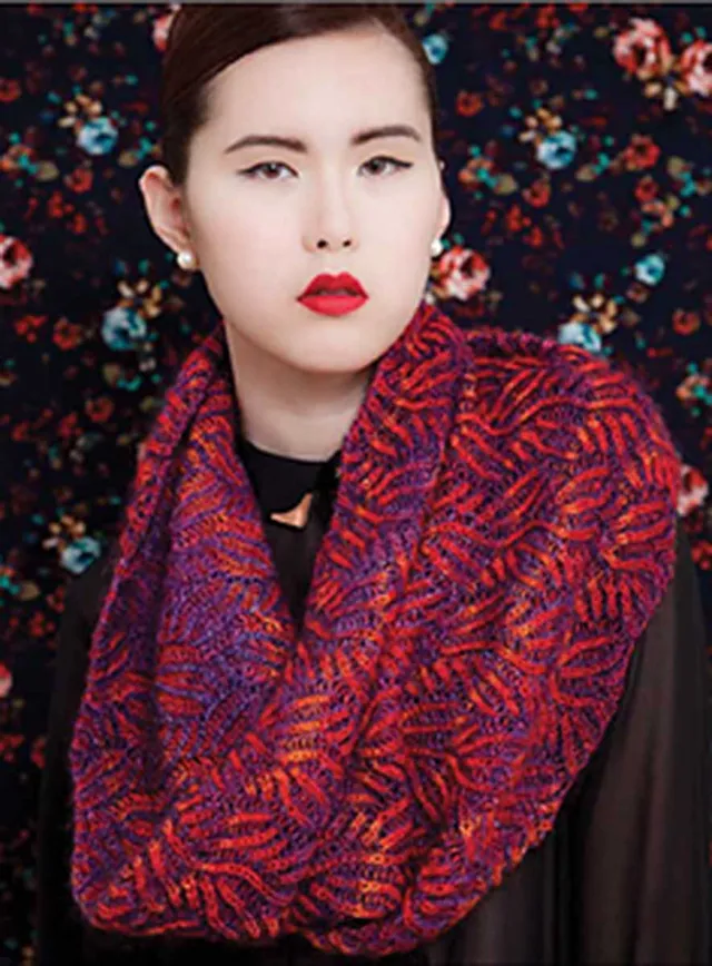 handmaiden-patterns-ring-of-fire-patron-tricot-ch-le-dentelle image 1