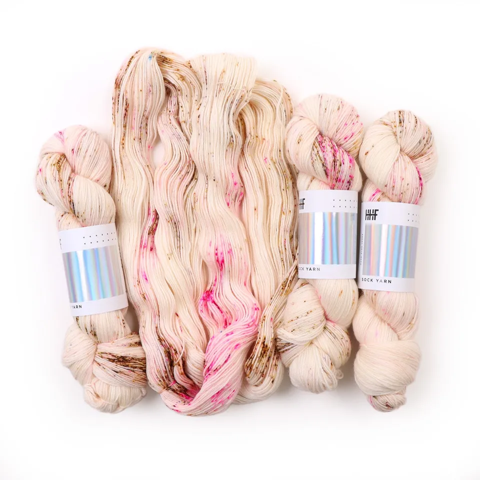 hedgehog-fibres-custom-dye-order-fil-teacup-sur-commande image 1