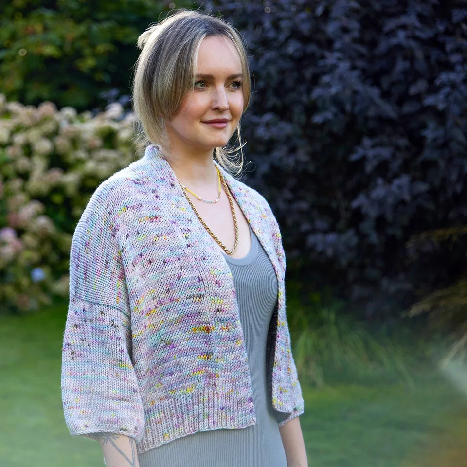 hedgehog-fibres-plush-cardigan-patron-tricot-top-down image 1