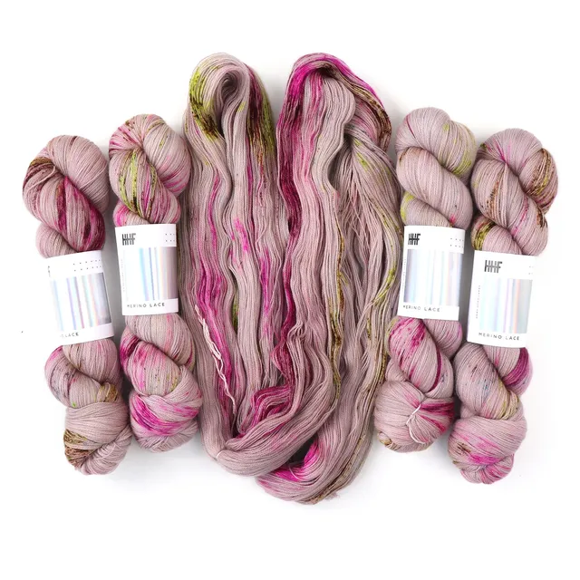 hedgehog-fibres-merino-lace-potluck-3408-fil-dentelle-100g image 1
