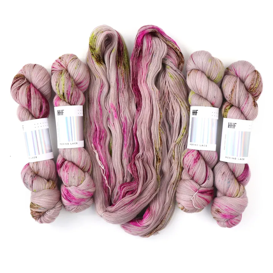 hedgehog-fibres-merino-lace-potluck-3408-fil-dentelle-100g image 1