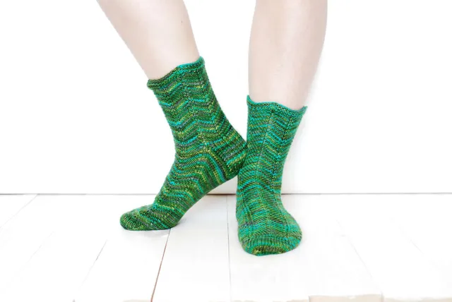 handmaiden-eden-bordello-socks-patron-chaussettes-gratuit image 1