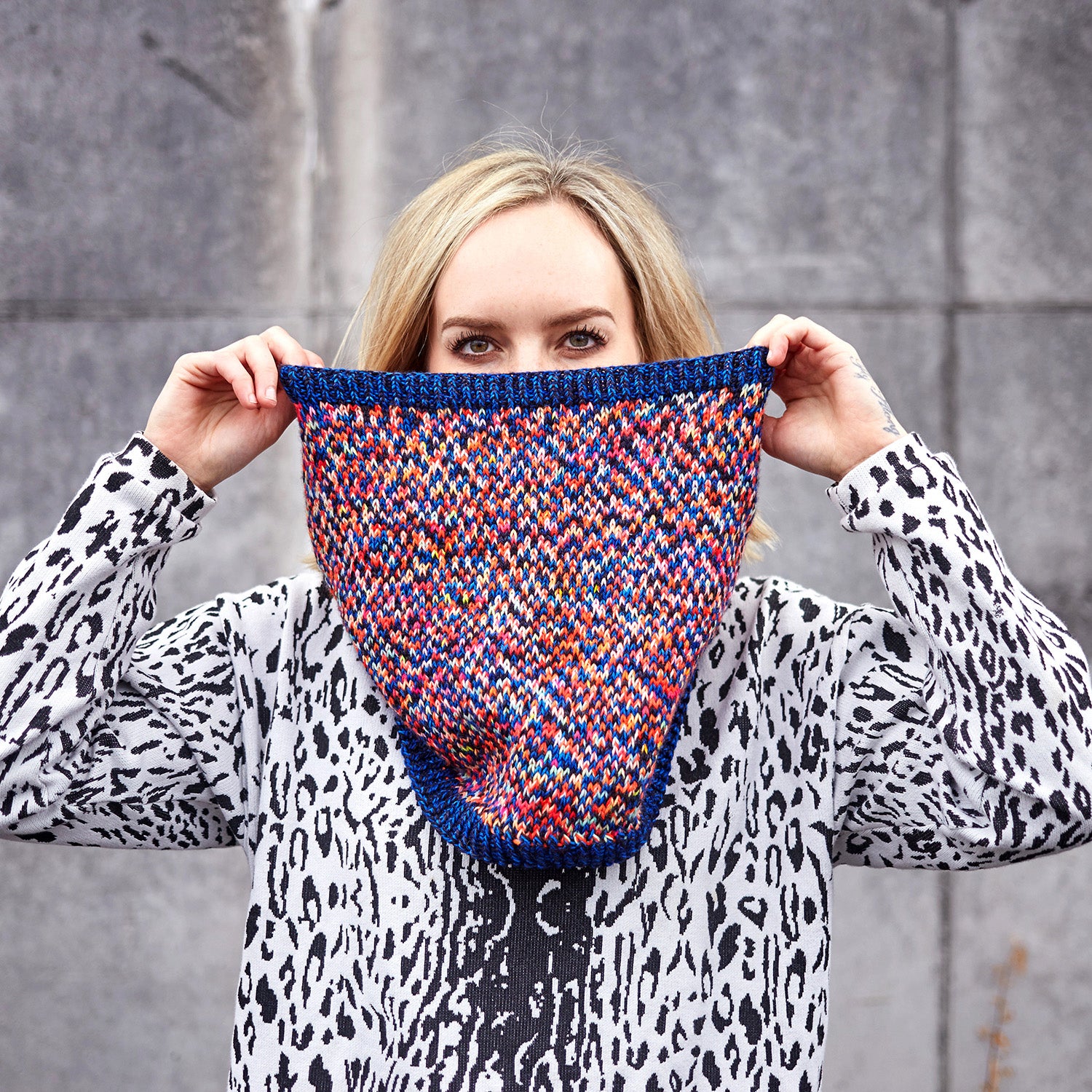 hedgehog-fibres-patterns-glitch-cowl-patron-snood-70cm image 2