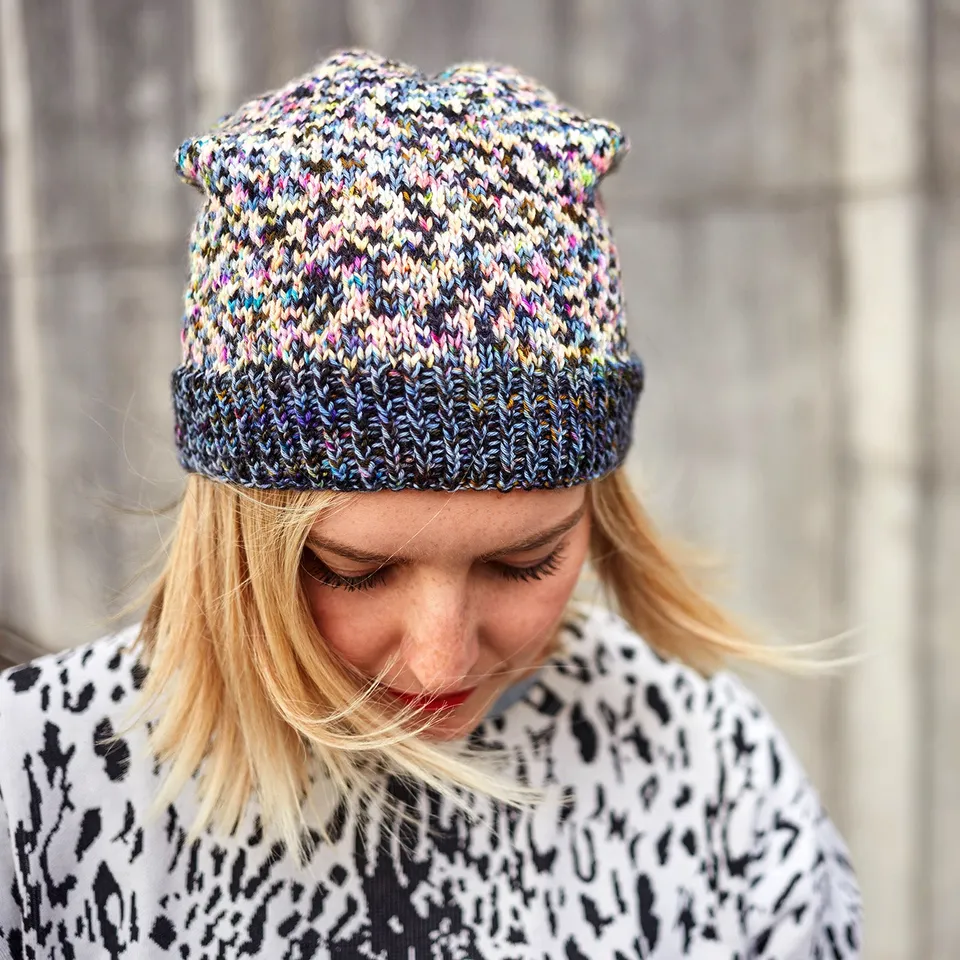 hedgehog-fibres-glitch-hat-patron-bonnet-jacquard image 1