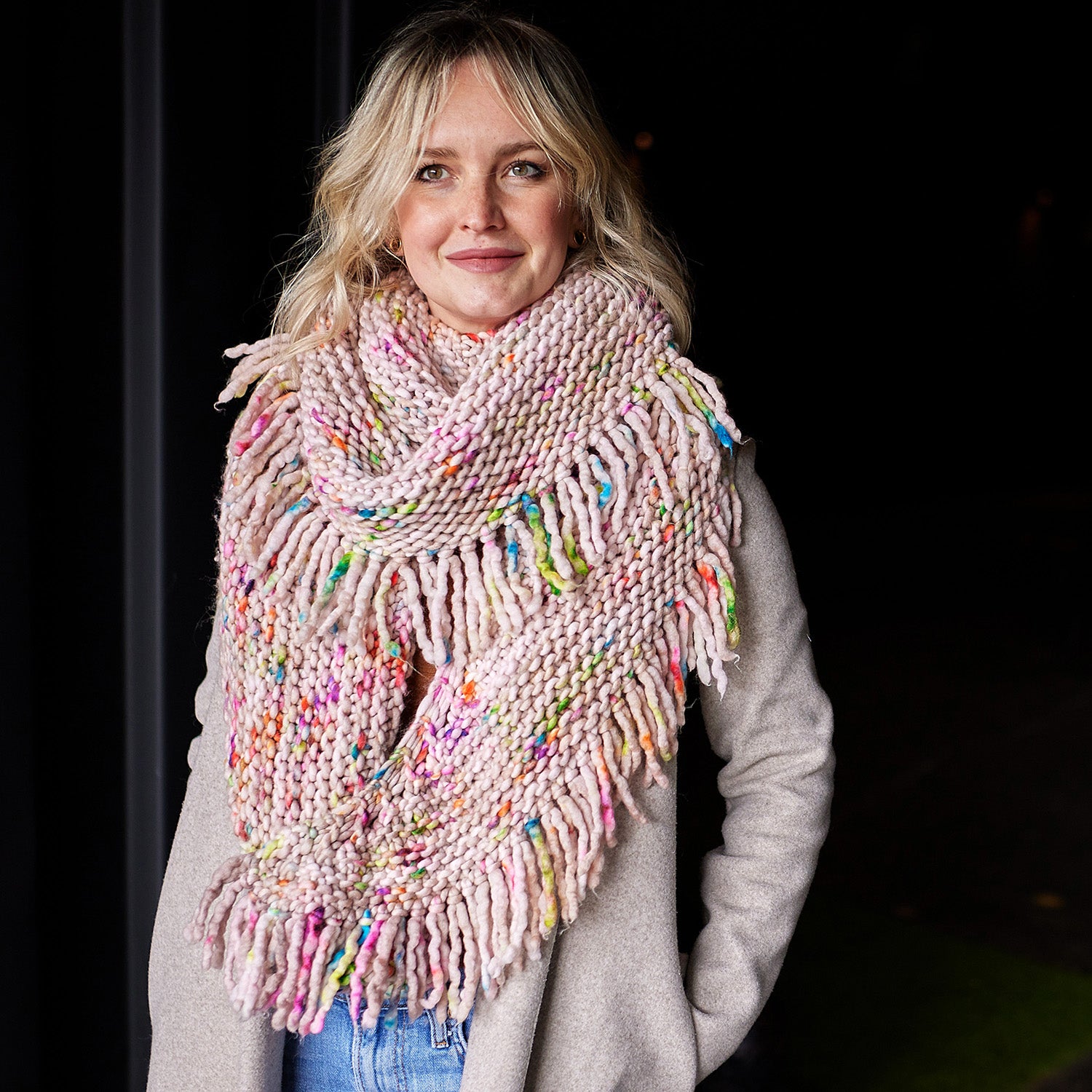 hedgehog-fibres-patterns-puffball-wrap-patron-ch-le-point-mousse image 2