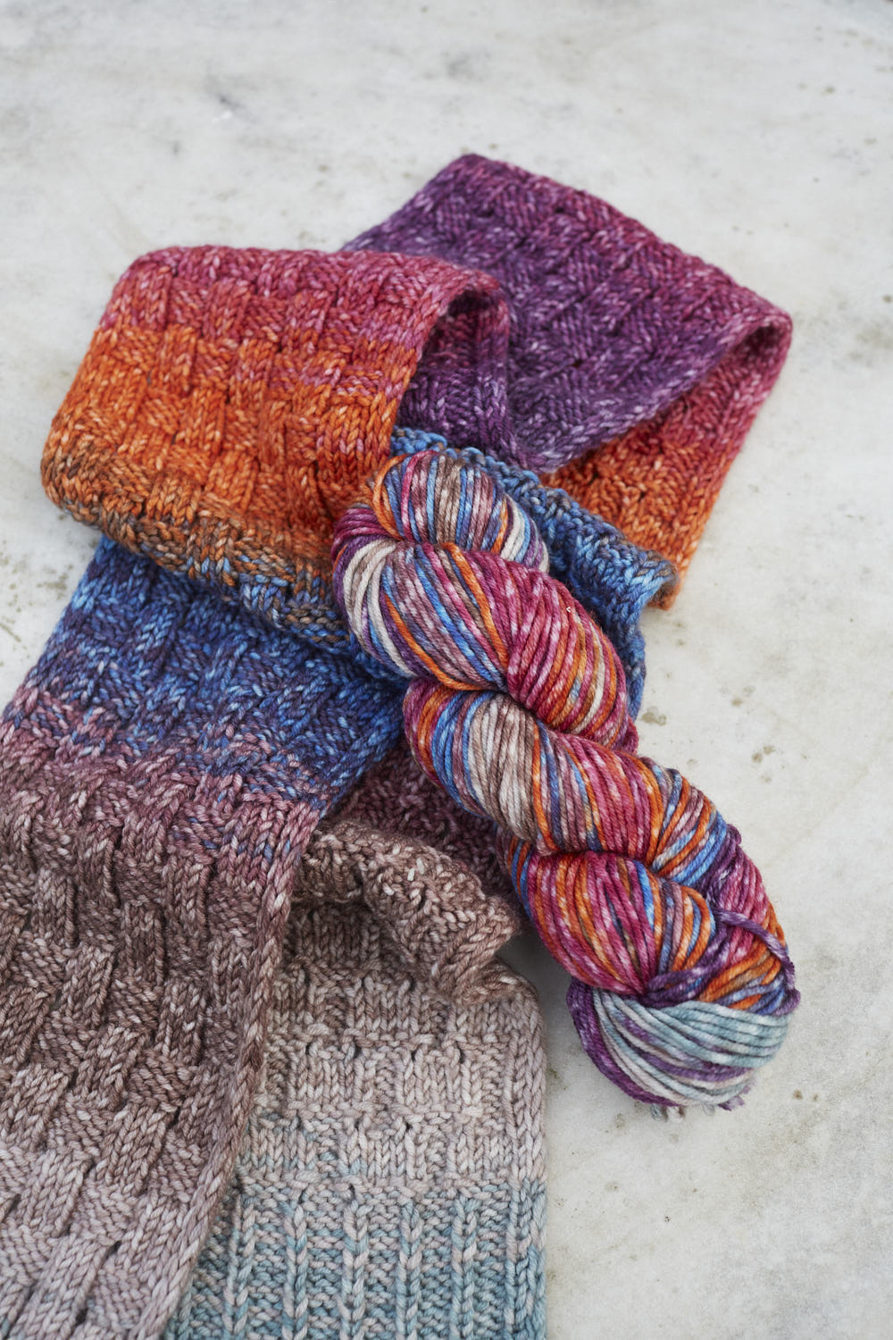 gusto-wool-attabi-scarf-patron-tricot-charpe-aran image 4