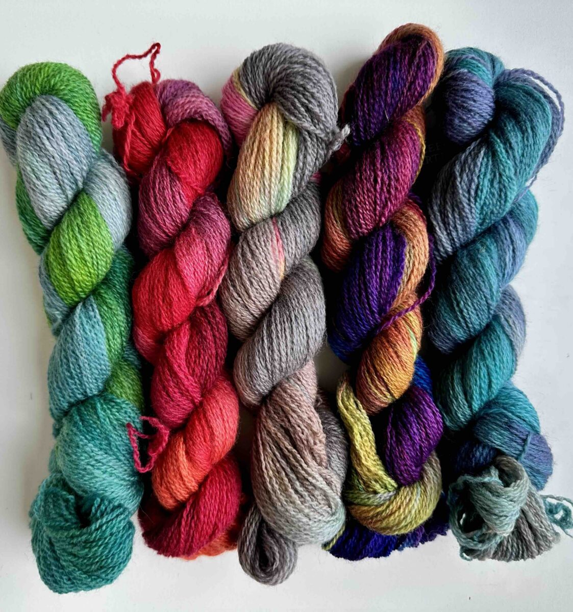 handmaiden-bfl-2-8-fingering-169649-fil-chaussettes image 1