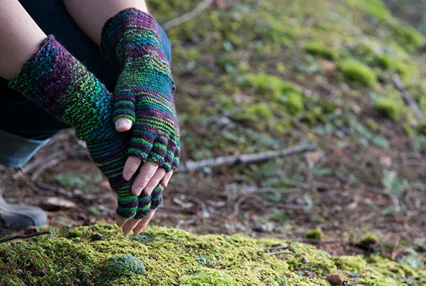 handmaiden-fairy-fingers-patron-mitaines-gratuit-dentelle image 1