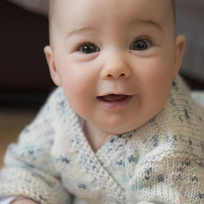 handmaiden-baby-wrap-patron-tricot-couverture-b-b image 1