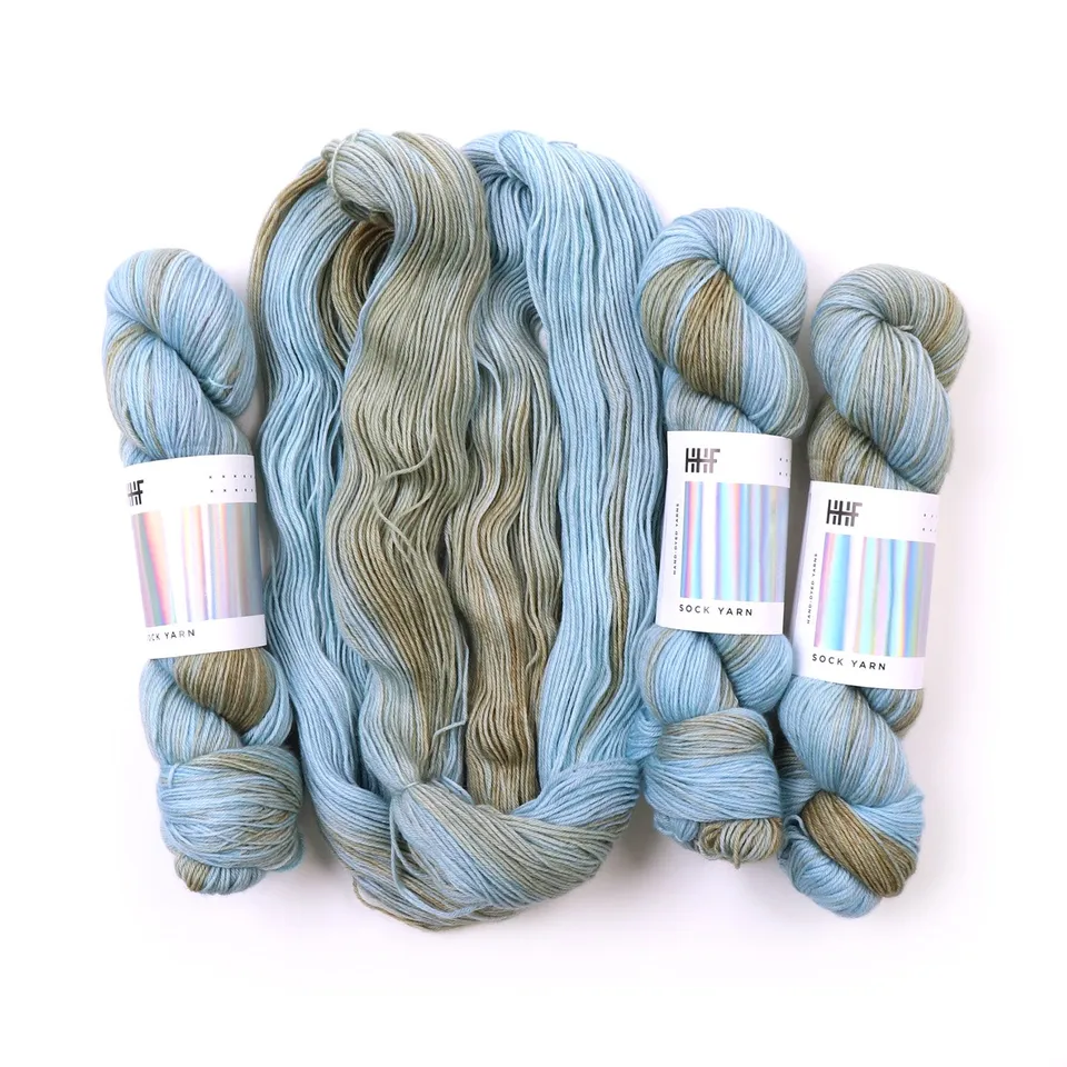 hedgehog-fibres-custom-dye-dove-laine-sur-commande image 1