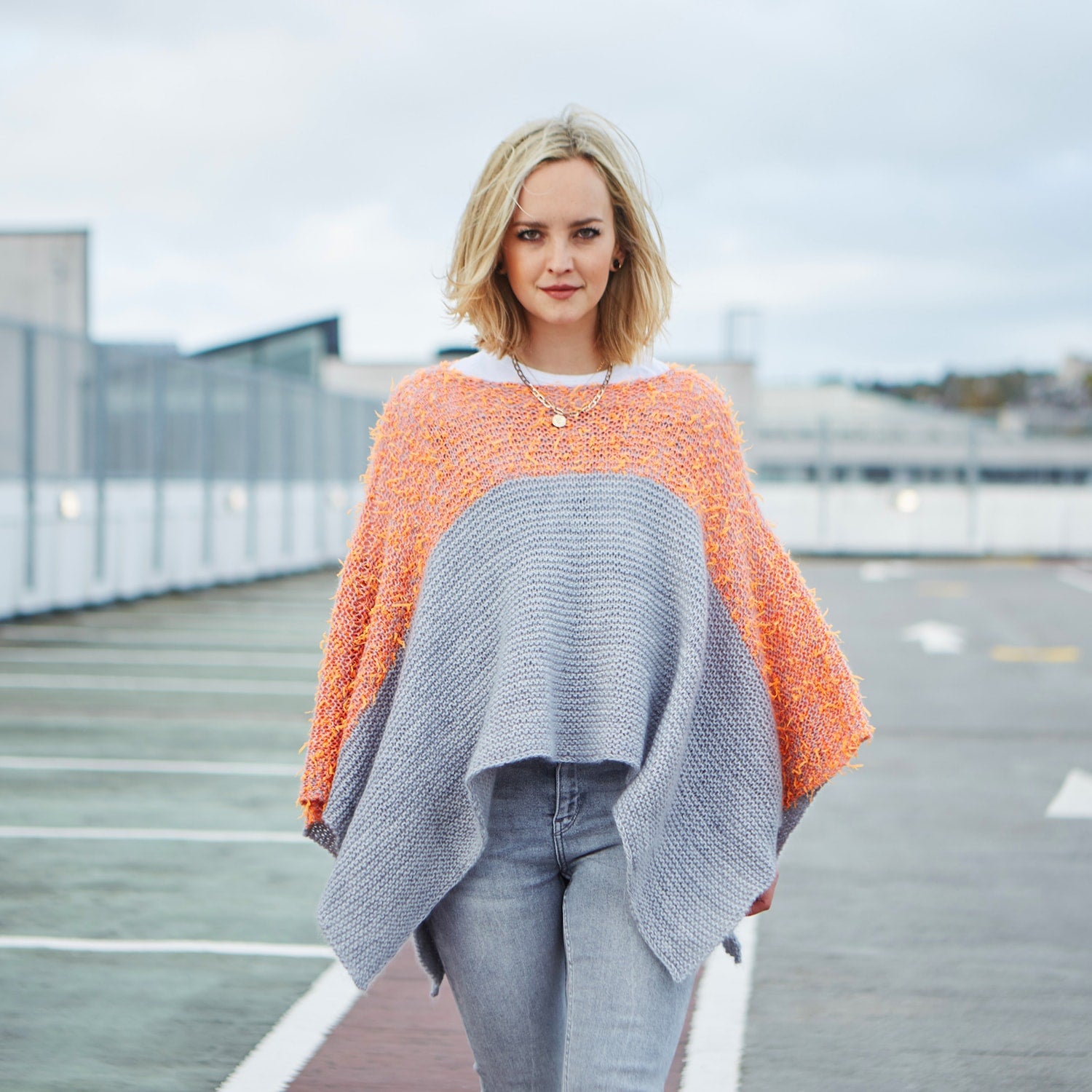 hedgehog-fibres-aerosol-patron-tricot-poncho-rectangulaire-pdf image 1