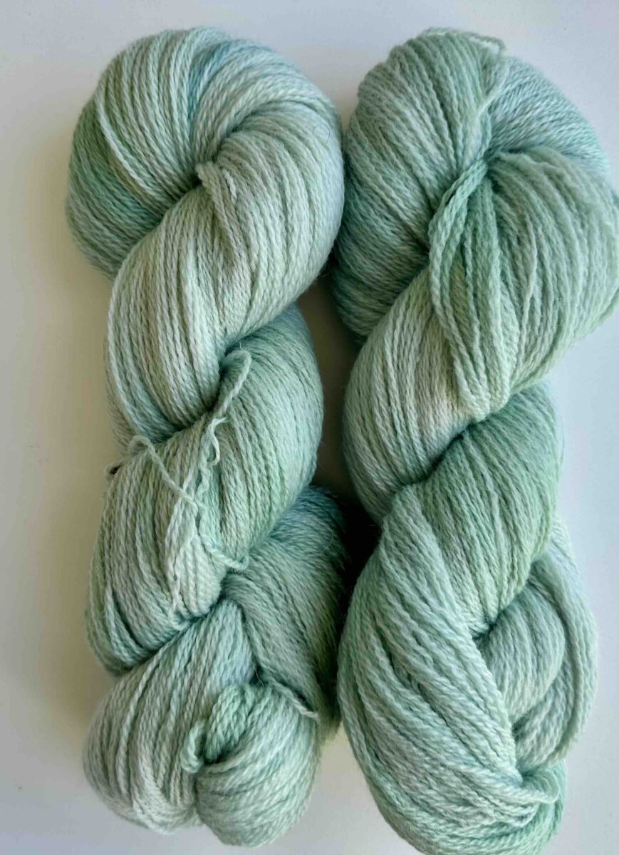 handmaiden-bfl-2-8-fil-fingering-169747-dentelle image 1