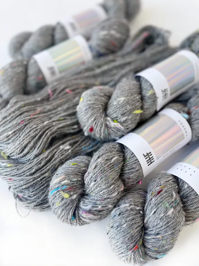 hedgehog-fibres-tweedy-haze-laine-grise-recycl-e-100g-dk image 1