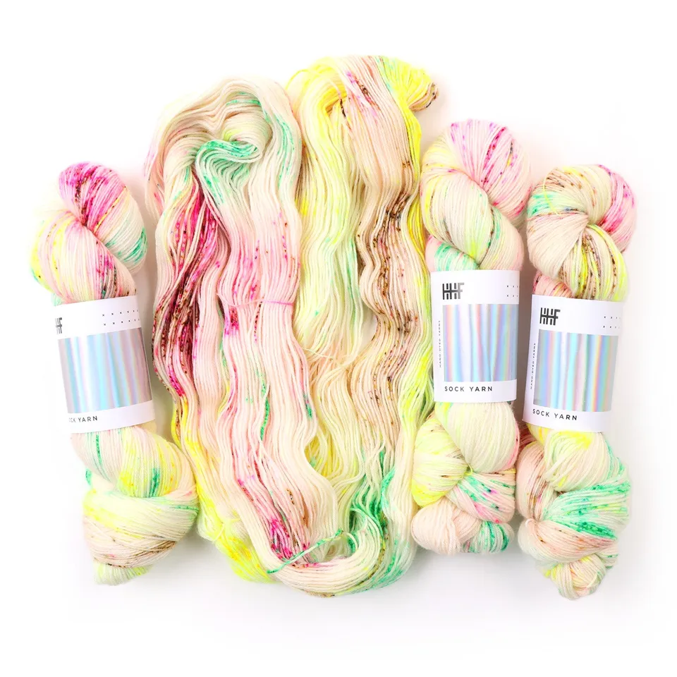 hedgehog-fibres-custom-dye-order-crybaby-laine-teinture-main image 1