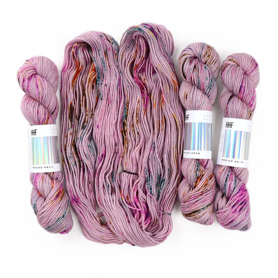 hedgehog-fibres-iris-fil-merino-aran-100g-lavable image 1