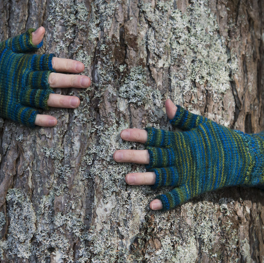 handmaiden-patterns-fairy-fingers-patron-mitaines-dentelle image 2