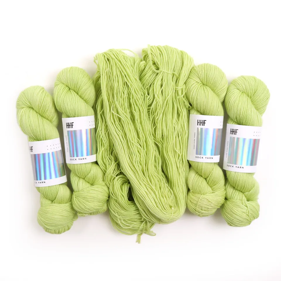hedgehog-fibres-avo-fil-teint-sur-commande-l-cheveau image 1