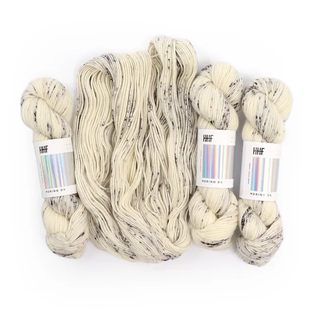 hedgehog-fibres-typewriter-laine-merino-dk-100g image 1