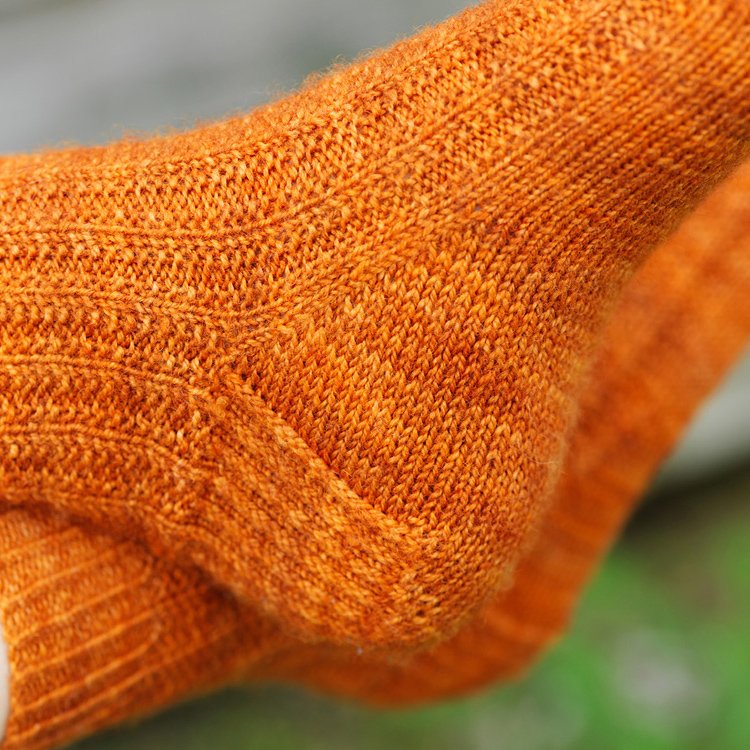 hedgehog-fibres-patterns-vestigial-patron-chaussettes-top-down image 5