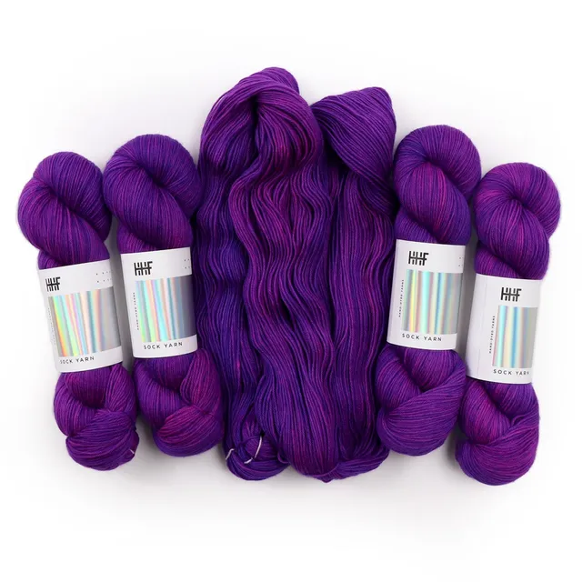 hedgehog-fibres-custom-dye-order-spell-fil-teint-main-gris image 1