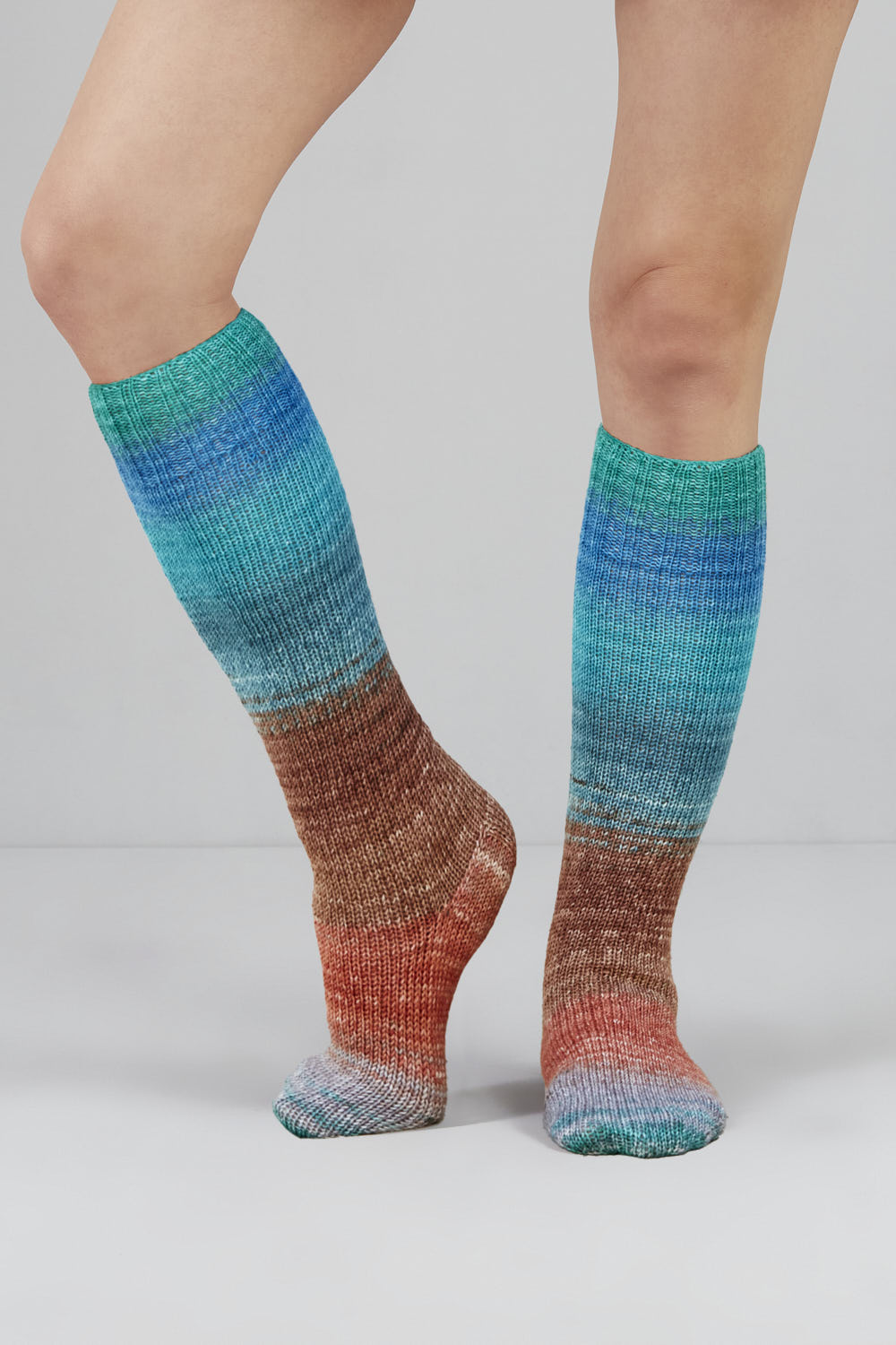 gusto-wool-echoes-1529-fil-fingering-m-rinos-lot-de-5 image 2