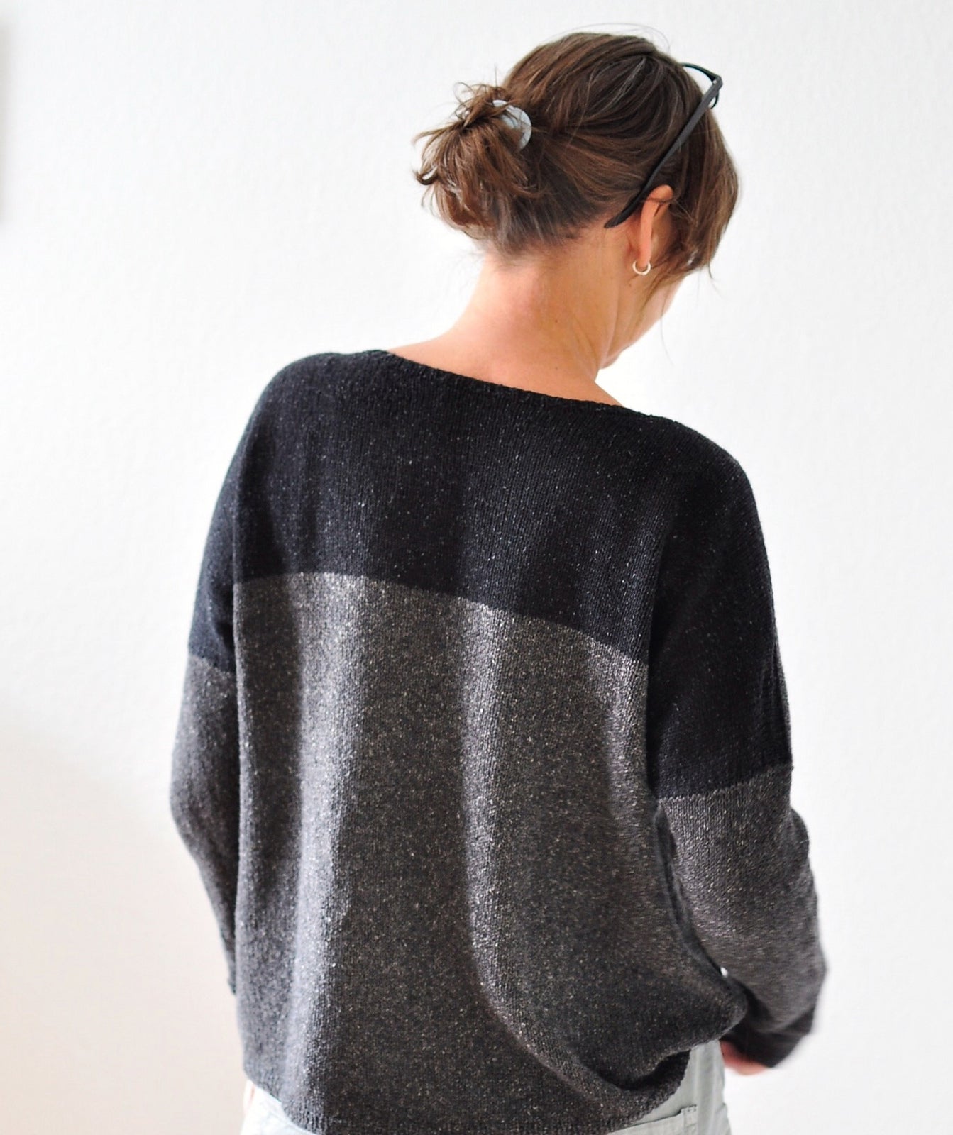 ito-patterns-rime-patron-pullover-col-v-top-down image 3