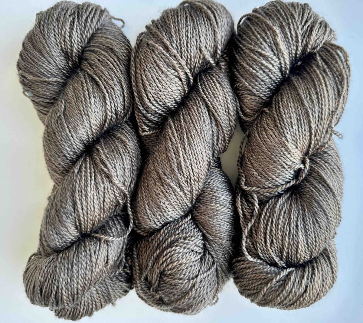 handmaiden-tree-wool-169731-fil-teint-main-ch-le image 1