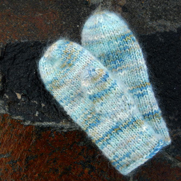 handmaiden-patterns-favourite-soft-mitts-headband-kit-gratuit image 1