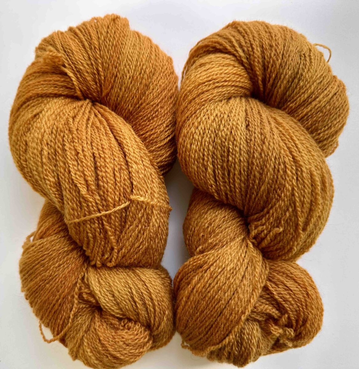handmaiden-bfl-2-8-166948-fil-fingering-ch-le image 1