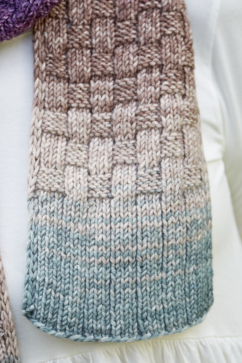 gusto-wool-attabi-scarf-patron-tricot-charpe-aran image 3