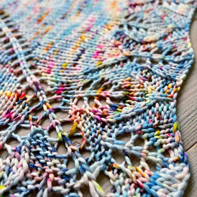 hedgehog-fibres-moon-stone-patron-ch-le-dentelle image 1