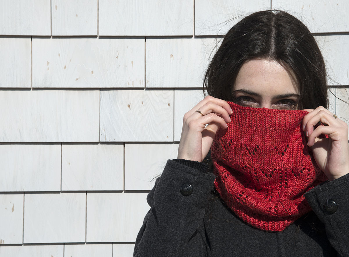 handmaiden-mauds-tulips-cowl-patron-snood-dentelle image 1