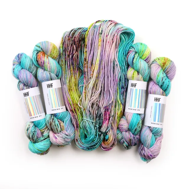 hedgehog-fibres-merino-dk-seahorse-laine-100g-teinte-main image 1