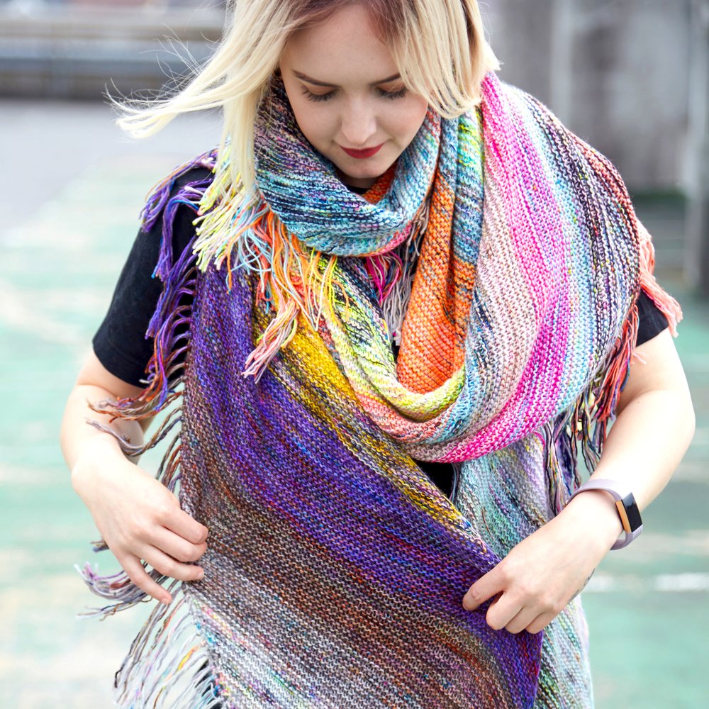 hedgehog-fibres-flying-fringe-patron-tricot-charpe-biais image 1
