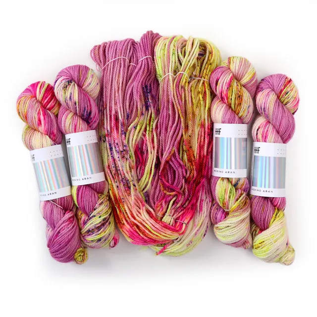 hedgehog-fibres-merino-aran-junebug-laine-tricoter-100g-aran image 1