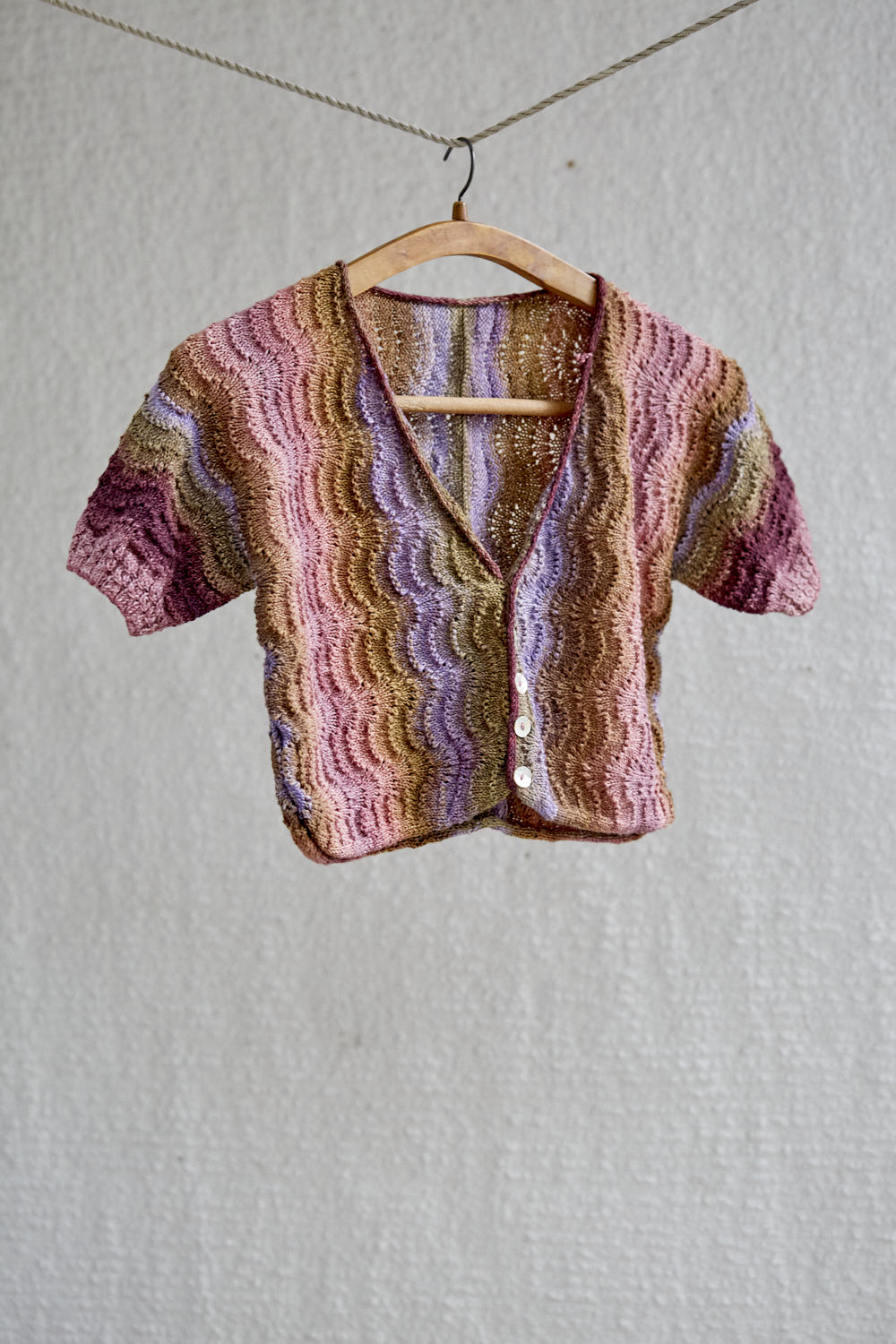 gusto-wool-sophia-cardigan-patron-tricot-chevron-fingering image 4