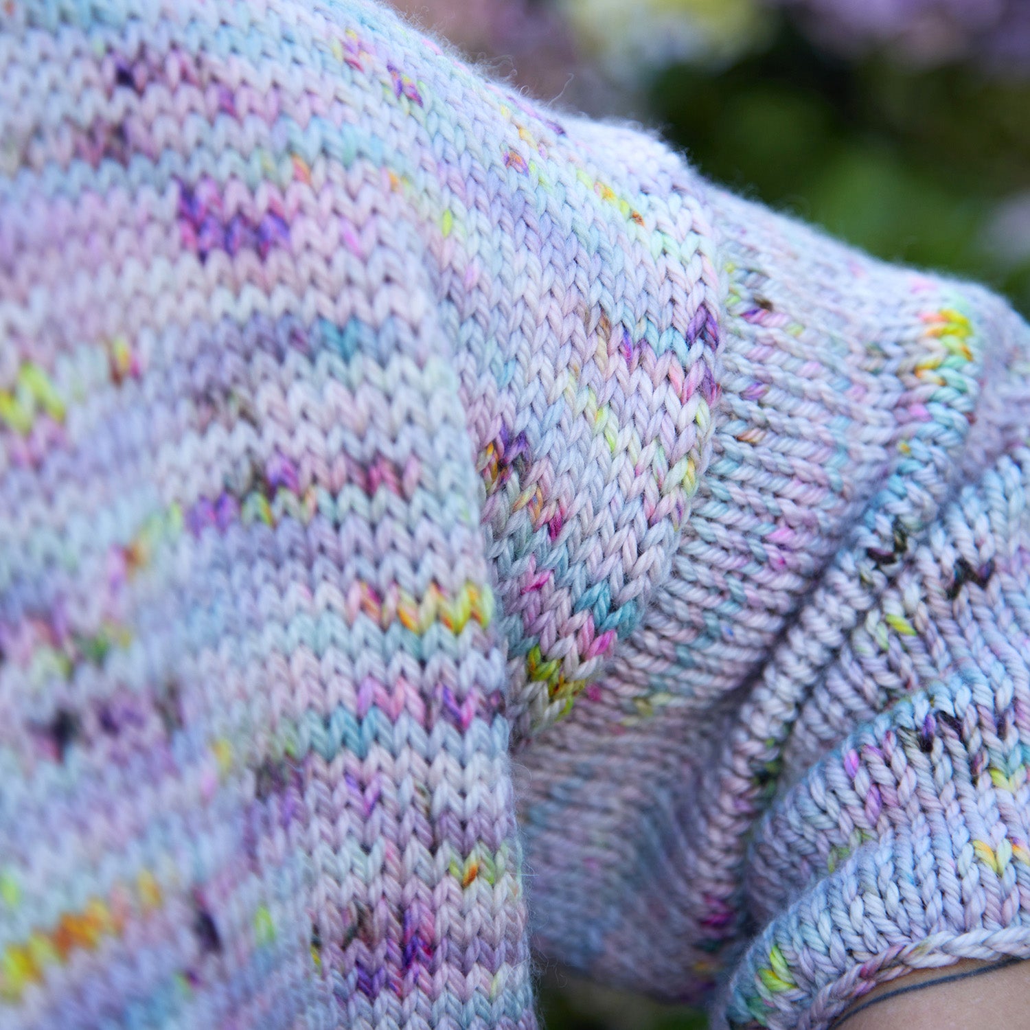 hedgehog-fibres-plush-cardigan-patron-tricot-top-down image 8