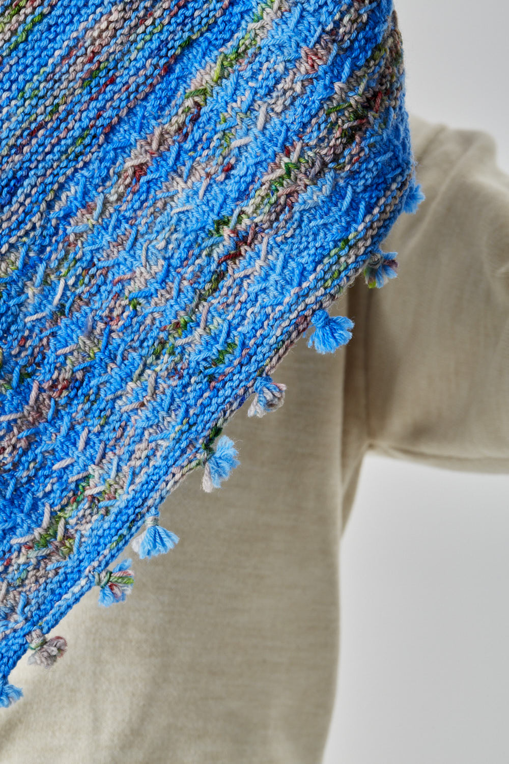 gusto-wool-neshe-cowl-patron-tricot-snood-patron-seul image 2