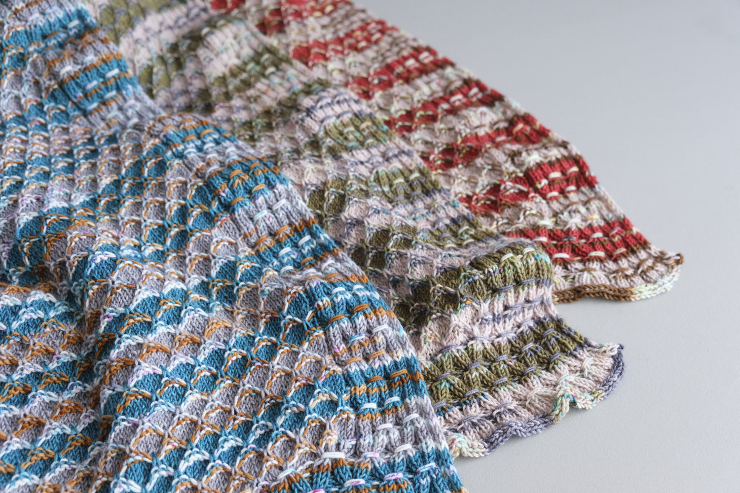 gusto-wool-apasa-patron-ch-le-triangle-fingering-seul image 8