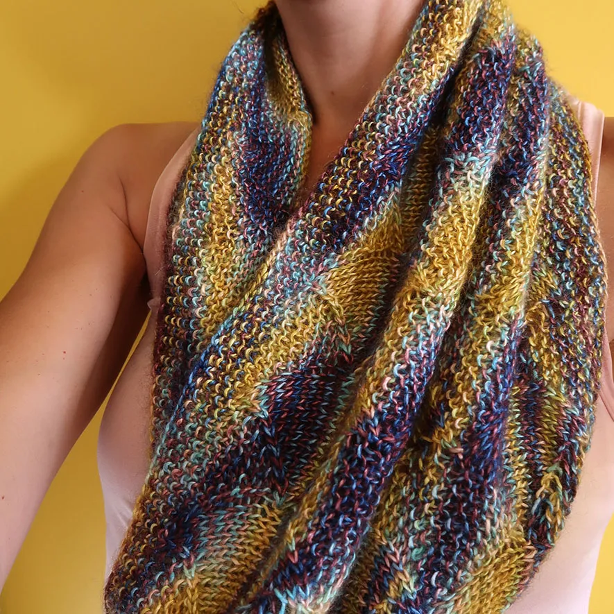 handmaiden-patterns-mermaids-tail-patron-snood-dentelle image 1