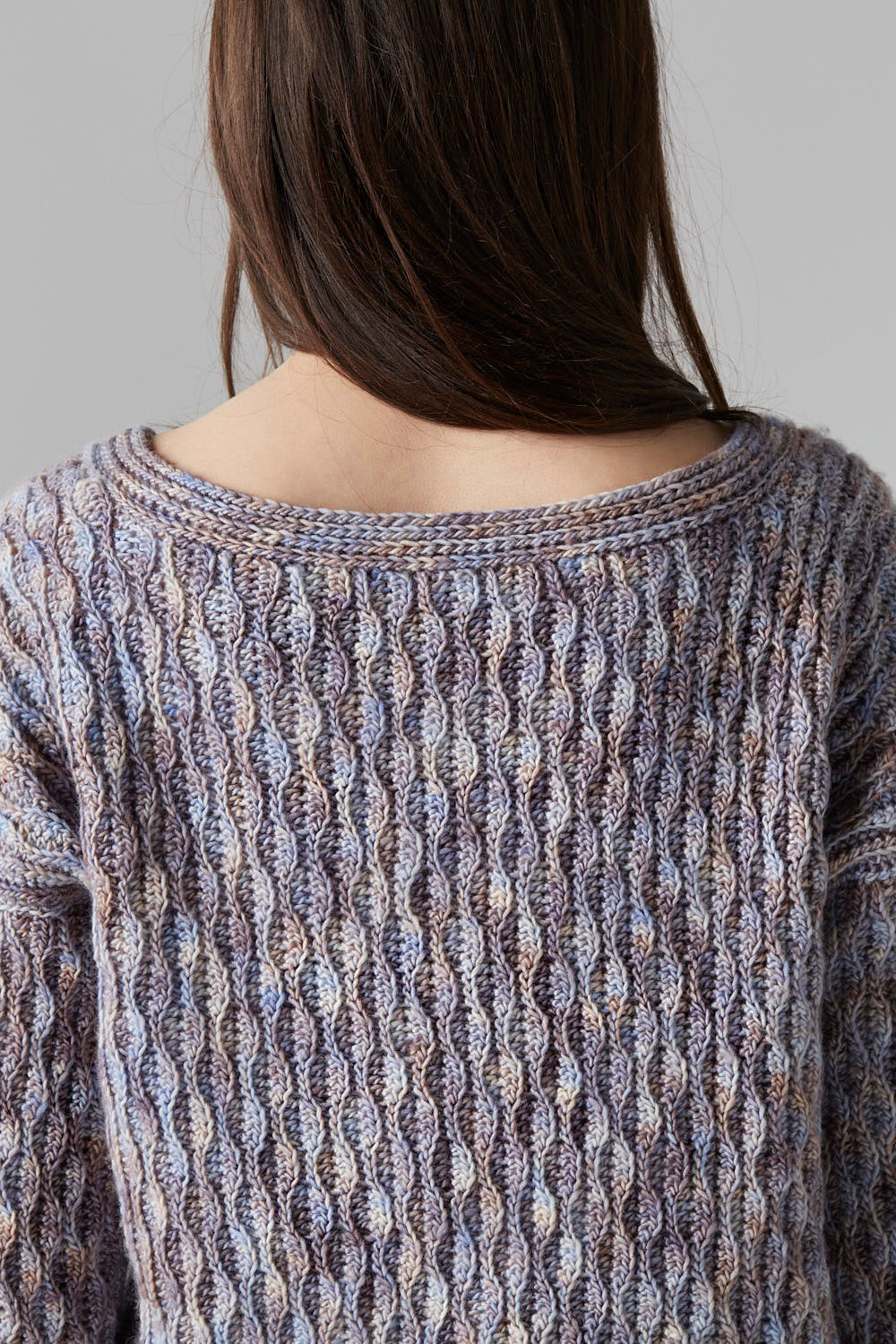 gusto-wool-undine-pull-patron-crochet-col-v-kit-olio image 2
