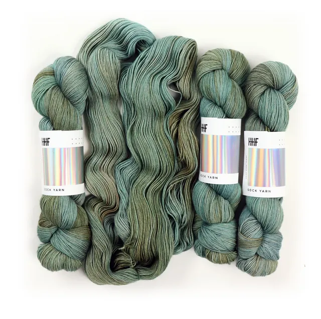 hedgehog-fibres-custom-dye-order-sage-fil-tricoter-teint-main image 1
