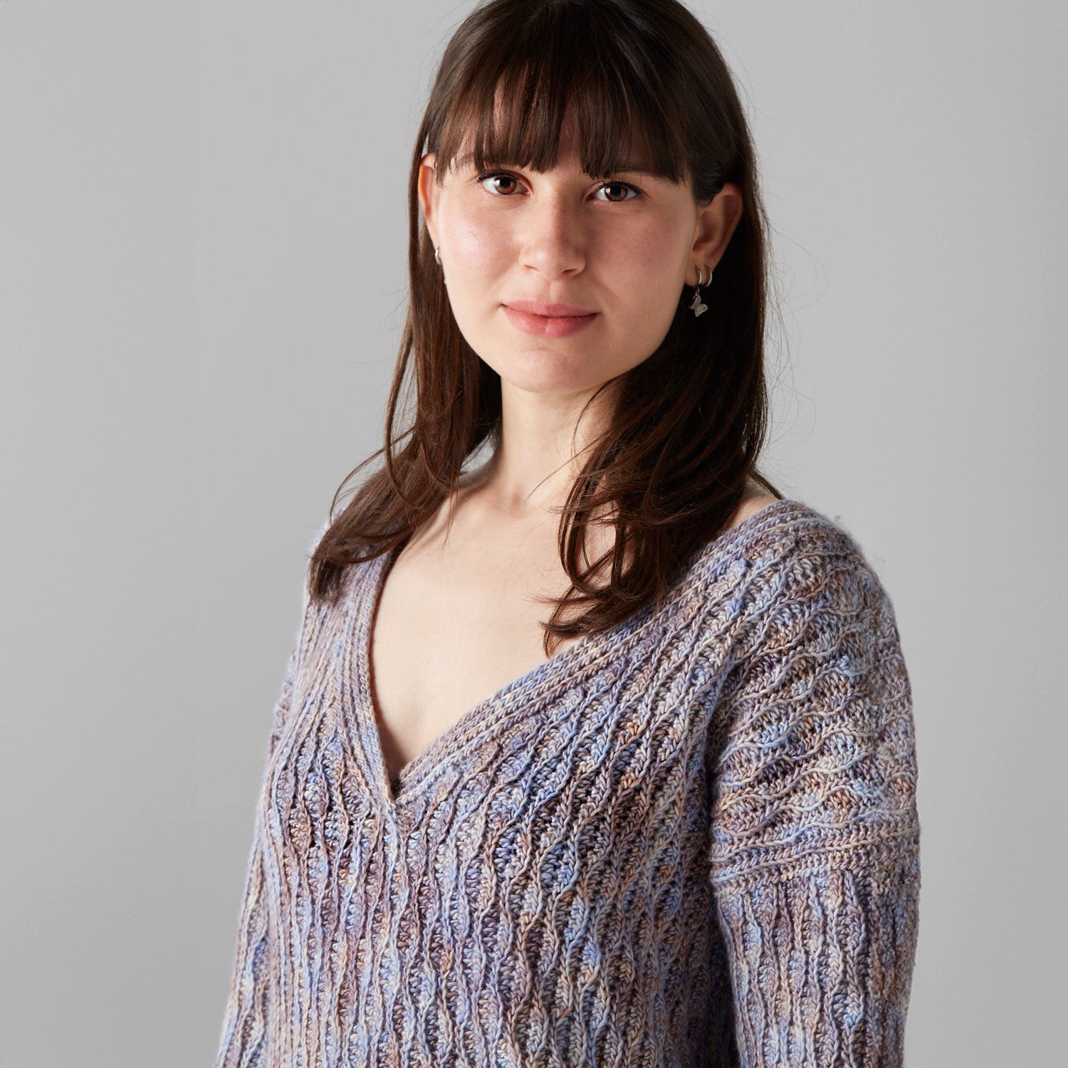 gusto-wool-undine-pull-patron-crochet-col-v-kit-olio image 3