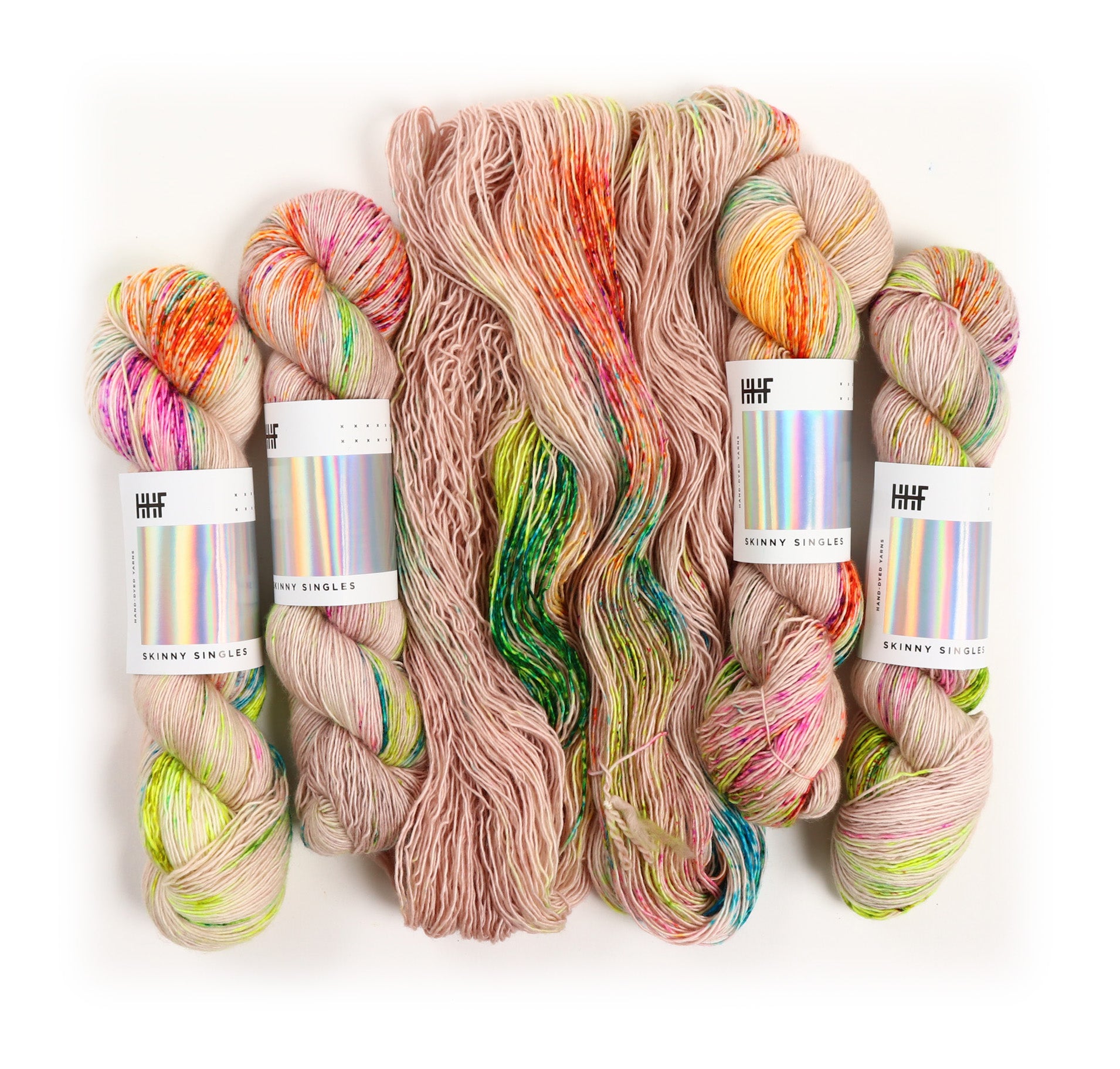 hedgehog-fibres-puffball-custom-dye-order-laine-teinte-main image 3