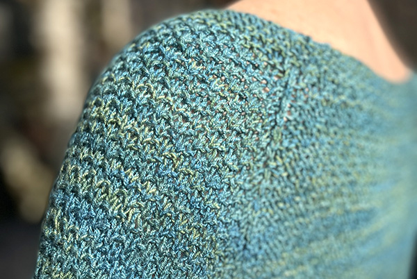 handmaiden-patterns-patron-pull-once-smitten-pullover image 4