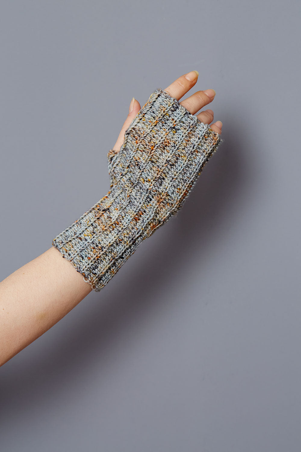 gusto-wool-edgewise-mitts-patron-mitaines-crochet-fingering image 5
