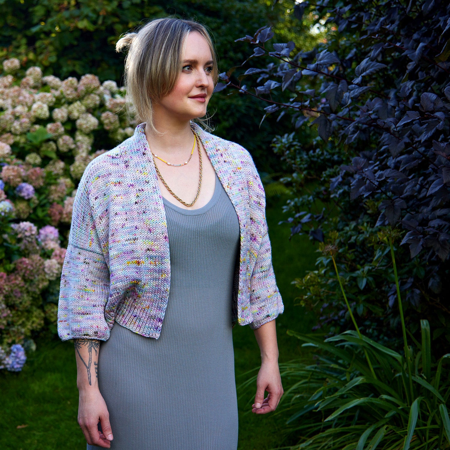 hedgehog-fibres-plush-cardigan-patron-tricot-top-down image 4