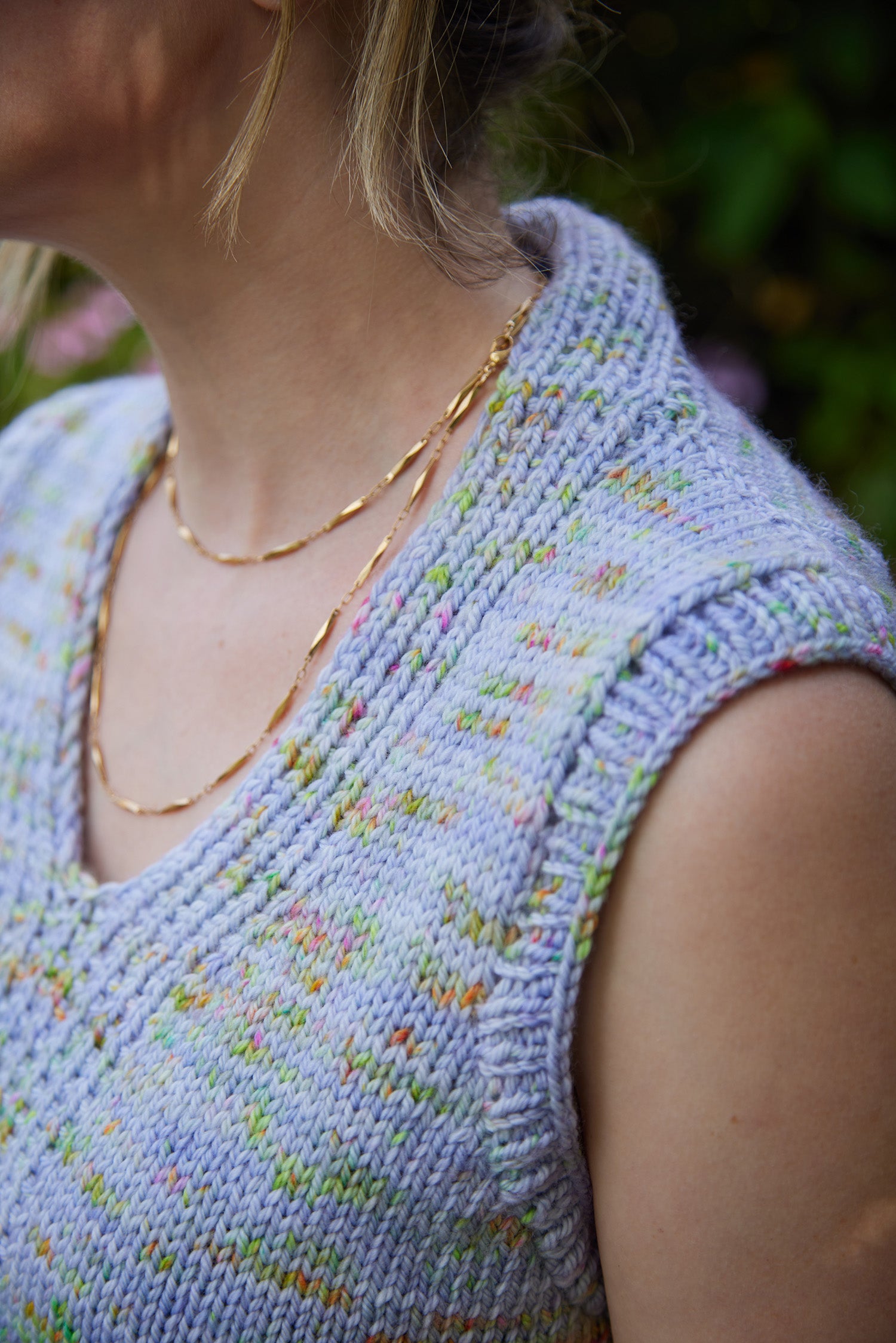 hedgehog-fibres-patterns-carraig-vest-patron-gilet-top-down image 2