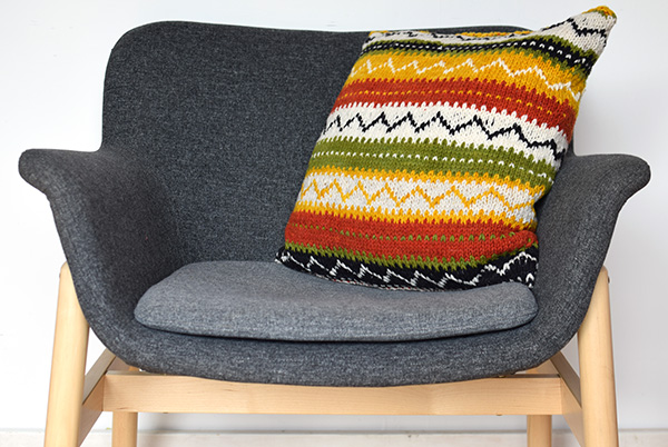 handmaiden-patterns-wonder-woolen-pillow-patron-coussin image 3